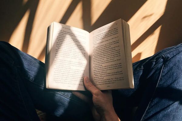 How to Build a Reading Habit in a Busy World